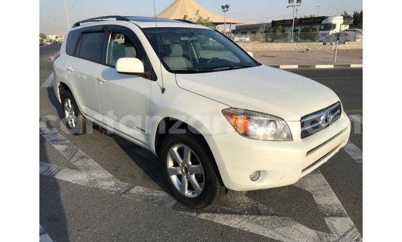 Nunua Imported Toyota 4Runner Nyeupe Gari ndani ya Import - Dubai nchini Arusha Nunua Imported Toyota 4Runner Nyeupe Gari ndani ya Import - Dubai nchini Arusha