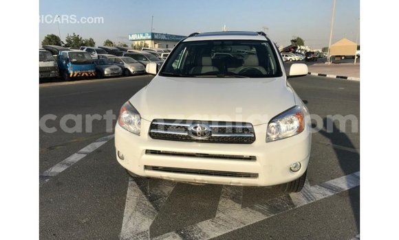 Nunua Imported Toyota 4Runner Nyeupe Gari ndani ya Import - Dubai nchini Arusha Nunua Imported Toyota 4Runner Nyeupe Gari ndani ya Import - Dubai nchini Arusha