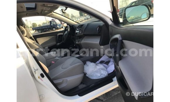 Nunua Imported Toyota 4Runner Nyeupe Gari ndani ya Import - Dubai nchini Arusha Nunua Imported Toyota 4Runner Nyeupe Gari ndani ya Import - Dubai nchini Arusha