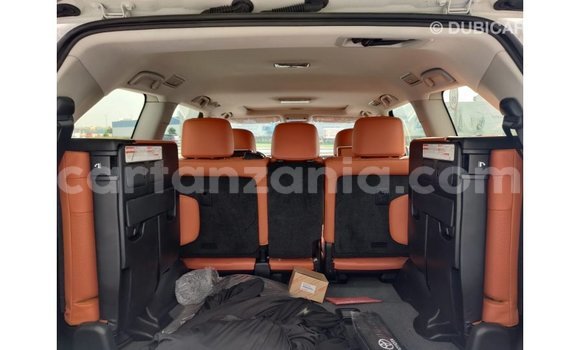 Nunua Imported Toyota Land Cruiser Nyeupe Gari ndani ya Import - Dubai nchini Arusha Nunua Imported Toyota Land Cruiser Nyeupe Gari ndani ya Import - Dubai nchini Arusha