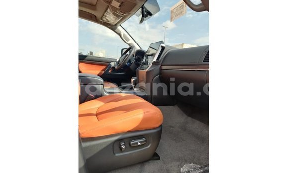 Nunua Imported Toyota Land Cruiser Nyeupe Gari ndani ya Import - Dubai nchini Arusha Nunua Imported Toyota Land Cruiser Nyeupe Gari ndani ya Import - Dubai nchini Arusha