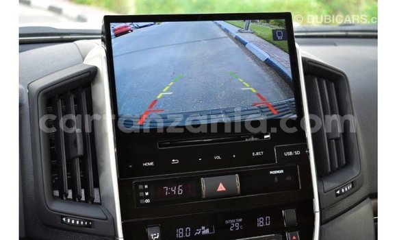 Buy Import Toyota Land Cruiser Black Car in Import - Dubai in Arusha Buy Import Toyota Land Cruiser Black Car in Import - Dubai in Arusha