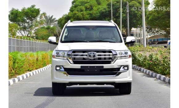 Nunua Imported Toyota Land Cruiser Nyeupe Gari ndani ya Import - Dubai nchini Arusha Nunua Imported Toyota Land Cruiser Nyeupe Gari ndani ya Import - Dubai nchini Arusha