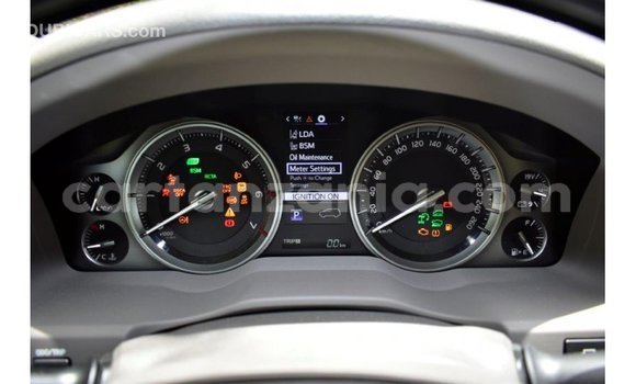 Nunua Imported Toyota Land Cruiser Nyeupe Gari ndani ya Import - Dubai nchini Arusha Nunua Imported Toyota Land Cruiser Nyeupe Gari ndani ya Import - Dubai nchini Arusha