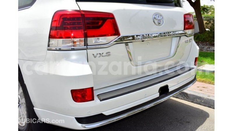 Big with watermark toyota land cruiser arusha import dubai 7832