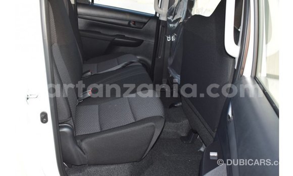 Buy Import Toyota Hilux White Car in Import - Dubai in Arusha Buy Import Toyota Hilux White Car in Import - Dubai in Arusha