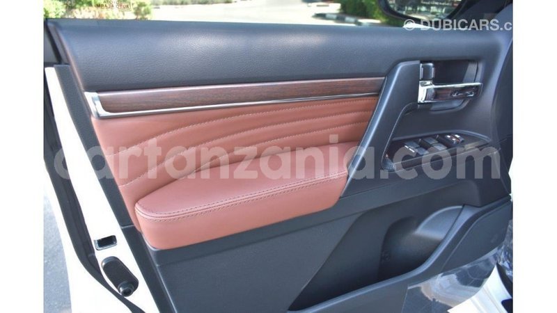 Big with watermark toyota land cruiser arusha import dubai 7850