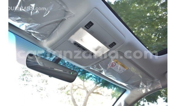Nunua Imported Toyota Land Cruiser Nyeupe Gari ndani ya Import - Dubai nchini Arusha Nunua Imported Toyota Land Cruiser Nyeupe Gari ndani ya Import - Dubai nchini Arusha