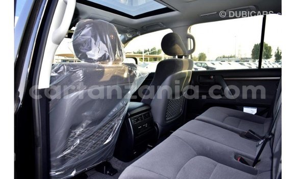 Nunua Imported Toyota Land Cruiser Nyeusi Gari ndani ya Import - Dubai nchini Arusha Nunua Imported Toyota Land Cruiser Nyeusi Gari ndani ya Import - Dubai nchini Arusha