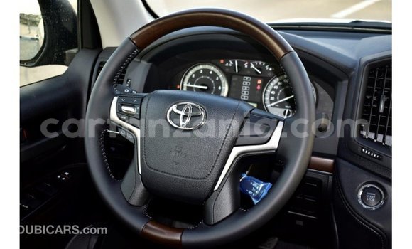Nunua Imported Toyota Land Cruiser Nyeusi Gari ndani ya Import - Dubai nchini Arusha Nunua Imported Toyota Land Cruiser Nyeusi Gari ndani ya Import - Dubai nchini Arusha