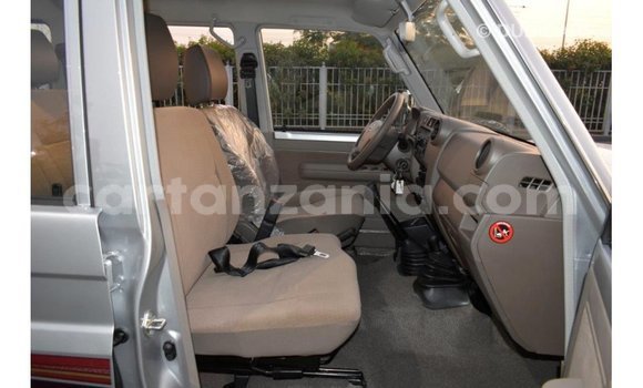 Buy Import Toyota Land Cruiser Other Car in Import - Dubai in Arusha Buy Import Toyota Land Cruiser Other Car in Import - Dubai in Arusha