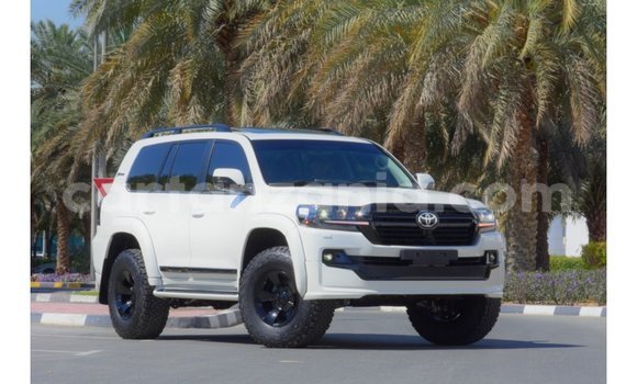 Buy Import Toyota Land Cruiser White Car in Import - Dubai in Arusha Buy Import Toyota Land Cruiser White Car in Import - Dubai in Arusha