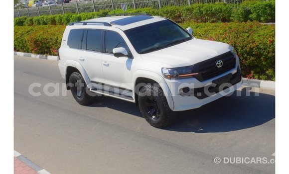 Buy Import Toyota Land Cruiser White Car in Import - Dubai in Arusha Buy Import Toyota Land Cruiser White Car in Import - Dubai in Arusha