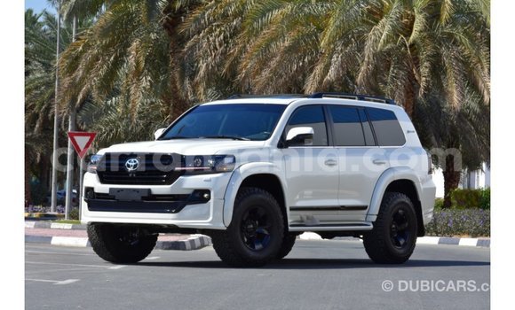 Buy Import Toyota Land Cruiser White Car in Import - Dubai in Arusha Buy Import Toyota Land Cruiser White Car in Import - Dubai in Arusha