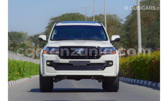 Buy Import Toyota Land Cruiser White Car in Import - Dubai in Arusha Buy Import Toyota Land Cruiser White Car in Import - Dubai in Arusha
