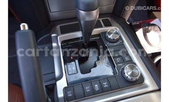 Buy Import Toyota Land Cruiser White Car in Import - Dubai in Arusha Buy Import Toyota Land Cruiser White Car in Import - Dubai in Arusha