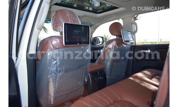 Buy Import Toyota Land Cruiser White Car in Import - Dubai in Arusha Buy Import Toyota Land Cruiser White Car in Import - Dubai in Arusha