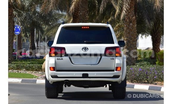 Buy Import Toyota Land Cruiser White Car in Import - Dubai in Arusha Buy Import Toyota Land Cruiser White Car in Import - Dubai in Arusha