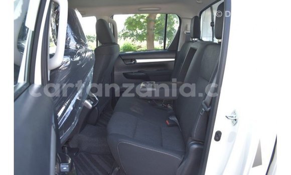 Buy Import Toyota Hilux White Car in Import - Dubai in Arusha Buy Import Toyota Hilux White Car in Import - Dubai in Arusha