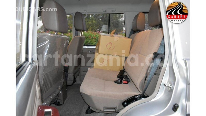 Big with watermark toyota land cruiser arusha import dubai 7865