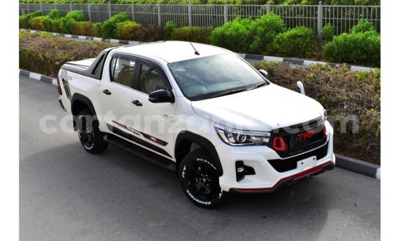 Buy Import Toyota Hilux White Car in Import - Dubai in Arusha Buy Import Toyota Hilux White Car in Import - Dubai in Arusha
