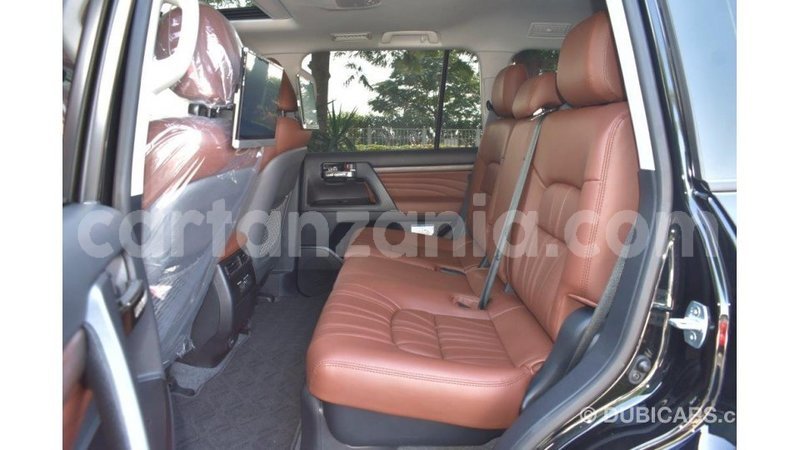 Big with watermark toyota land cruiser arusha import dubai 7868