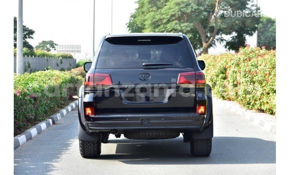 Nunua Imported Toyota Land Cruiser Nyeusi Gari ndani ya Import - Dubai nchini Arusha Nunua Imported Toyota Land Cruiser Nyeusi Gari ndani ya Import - Dubai nchini Arusha
