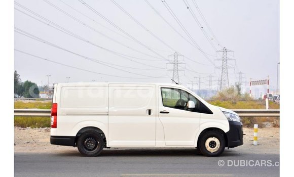 Buy Import Toyota Hiace White Car in Import - Dubai in Arusha Buy Import Toyota Hiace White Car in Import - Dubai in Arusha