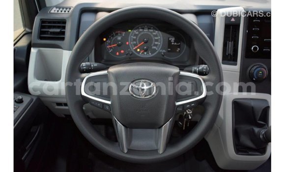 Buy Import Toyota Hiace White Car in Import - Dubai in Arusha Buy Import Toyota Hiace White Car in Import - Dubai in Arusha