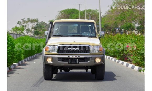Buy Import Toyota Land Cruiser Beige Car in Import - Dubai in Arusha Buy Import Toyota Land Cruiser Beige Car in Import - Dubai in Arusha