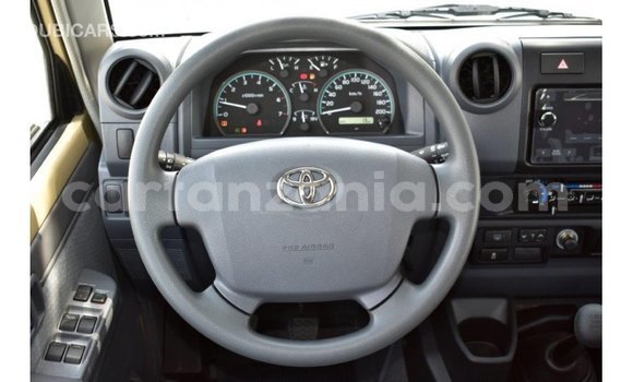 Buy Import Toyota Land Cruiser Beige Car in Import - Dubai in Arusha Buy Import Toyota Land Cruiser Beige Car in Import - Dubai in Arusha