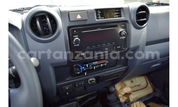 Buy Import Toyota Land Cruiser Beige Car in Import - Dubai in Arusha Buy Import Toyota Land Cruiser Beige Car in Import - Dubai in Arusha