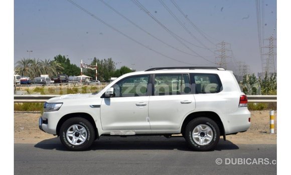 Buy Import Toyota Land Cruiser White Car in Import - Dubai in Arusha Buy Import Toyota Land Cruiser White Car in Import - Dubai in Arusha