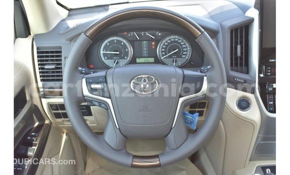 Buy Import Toyota Land Cruiser White Car in Import - Dubai in Arusha Buy Import Toyota Land Cruiser White Car in Import - Dubai in Arusha