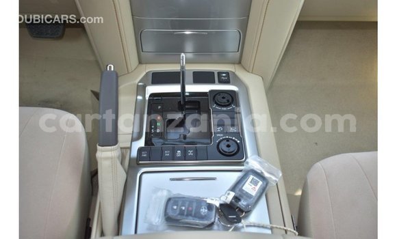Buy Import Toyota Land Cruiser White Car in Import - Dubai in Arusha Buy Import Toyota Land Cruiser White Car in Import - Dubai in Arusha