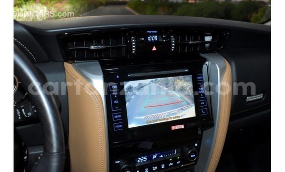 Buy Import Toyota Fortuner White Car in Import - Dubai in Arusha Buy Import Toyota Fortuner White Car in Import - Dubai in Arusha