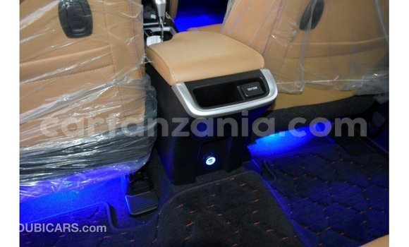 Buy Import Toyota Fortuner White Car in Import - Dubai in Arusha Buy Import Toyota Fortuner White Car in Import - Dubai in Arusha