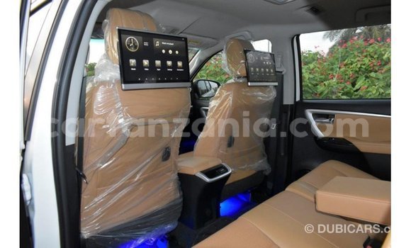 Buy Import Toyota Fortuner White Car in Import - Dubai in Arusha Buy Import Toyota Fortuner White Car in Import - Dubai in Arusha