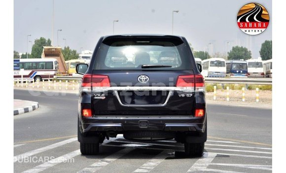 Nunua Imported Toyota Land Cruiser Nyeusi Gari ndani ya Import - Dubai nchini Arusha Nunua Imported Toyota Land Cruiser Nyeusi Gari ndani ya Import - Dubai nchini Arusha