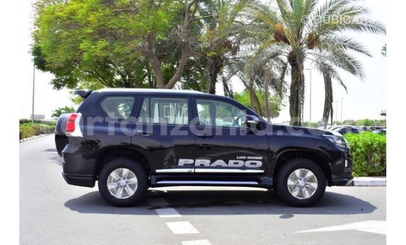 Nunua Imported Toyota Prado Nyeusi Gari ndani ya Import - Dubai nchini Arusha Nunua Imported Toyota Prado Nyeusi Gari ndani ya Import - Dubai nchini Arusha