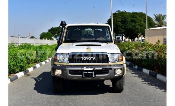 Buy Import Toyota Land Cruiser Beige Car in Import - Dubai in Arusha Buy Import Toyota Land Cruiser Beige Car in Import - Dubai in Arusha