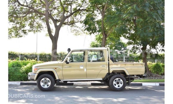 Buy Import Toyota Land Cruiser Beige Car in Import - Dubai in Arusha Buy Import Toyota Land Cruiser Beige Car in Import - Dubai in Arusha