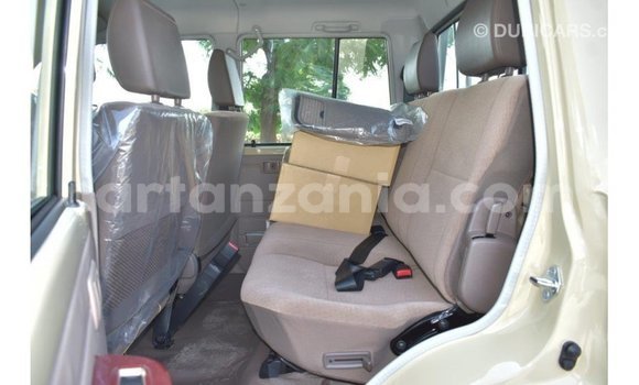 Buy Import Toyota Land Cruiser Beige Car in Import - Dubai in Arusha Buy Import Toyota Land Cruiser Beige Car in Import - Dubai in Arusha