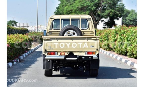 Buy Import Toyota Land Cruiser Beige Car in Import - Dubai in Arusha Buy Import Toyota Land Cruiser Beige Car in Import - Dubai in Arusha