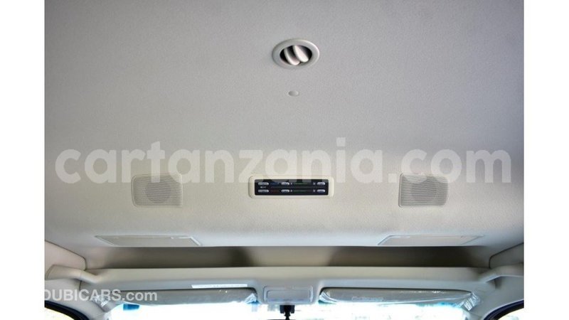 Big with watermark toyota hiace arusha import dubai 7885