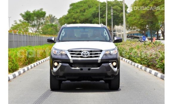Nunua Imported Toyota Fortuner Nyingine Gari ndani ya Import - Dubai nchini Arusha Nunua Imported Toyota Fortuner Nyingine Gari ndani ya Import - Dubai nchini Arusha