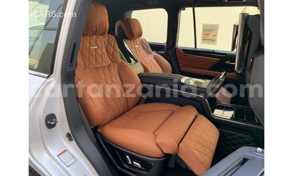 Nunua Imported Lexus LX Nyeupe Gari ndani ya Import - Dubai nchini Arusha Nunua Imported Lexus LX Nyeupe Gari ndani ya Import - Dubai nchini Arusha