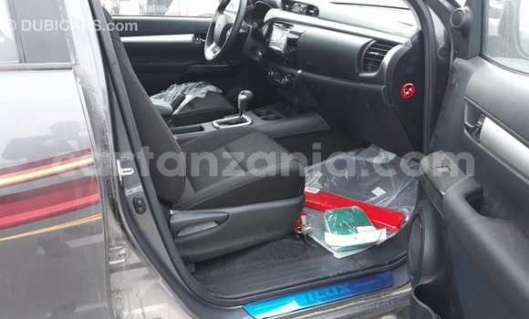 Nunua Imported Toyota Hilux Nyingine Gari ndani ya Import - Dubai nchini Arusha Nunua Imported Toyota Hilux Nyingine Gari ndani ya Import - Dubai nchini Arusha