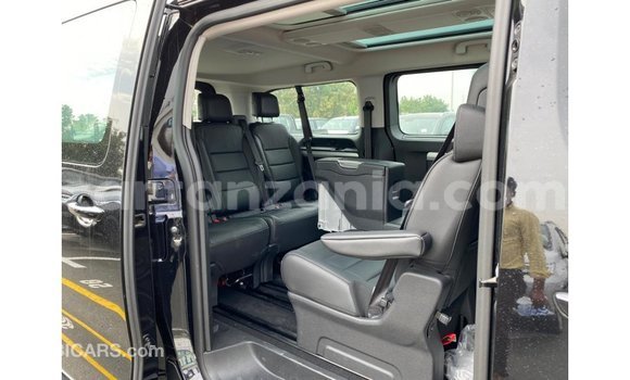 Nunua Imported Peugeot Traveller Nyeusi Gari ndani ya Import - Dubai nchini Arusha Nunua Imported Peugeot Traveller Nyeusi Gari ndani ya Import - Dubai nchini Arusha