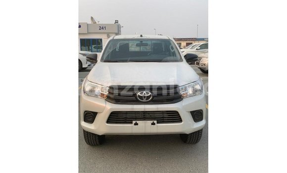 Nunua Imported Toyota Hilux Nyeupe Gari ndani ya Import - Dubai nchini Arusha Nunua Imported Toyota Hilux Nyeupe Gari ndani ya Import - Dubai nchini Arusha